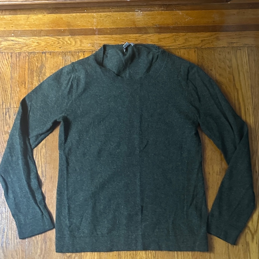 J. Crew Women's Crew Neck Sweater in Forest Green. Size small.